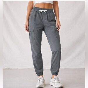 NWOT Vuori Charcoal Cargo Jogger Pants